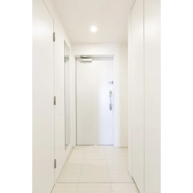 Comforia Nishiogikubo - Interior - ["Fixture", "Door", "Handle"]