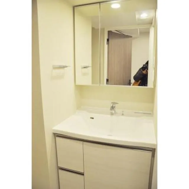 Park Axis Takinogawa La Breeze - Interior - ["Room", "Plumbing fixture", "Bathroom sink"]