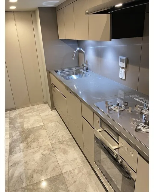 Wellis Daikanyama Sarugakucho Terrace - Interior - ["Kitchen", "Countertop", "Major appliance"]