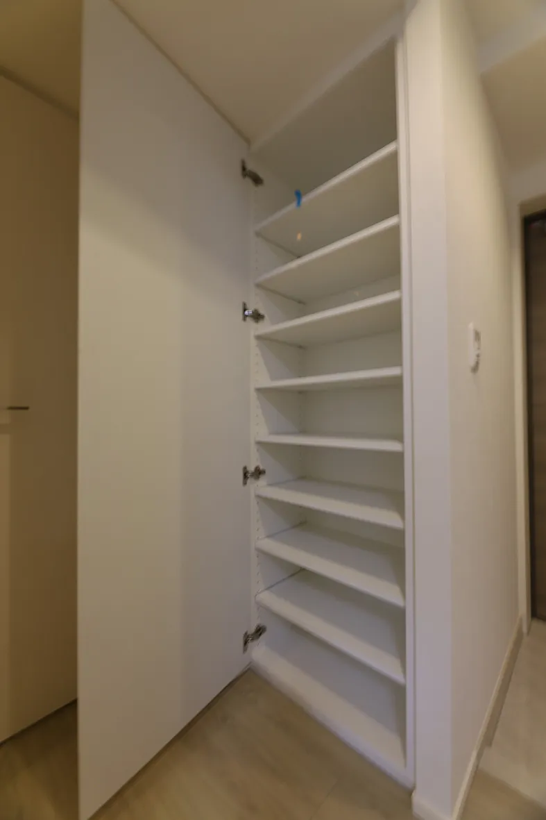 Geoent Okachimachi - Interior - ["Fixture", "Wood", "Door"]