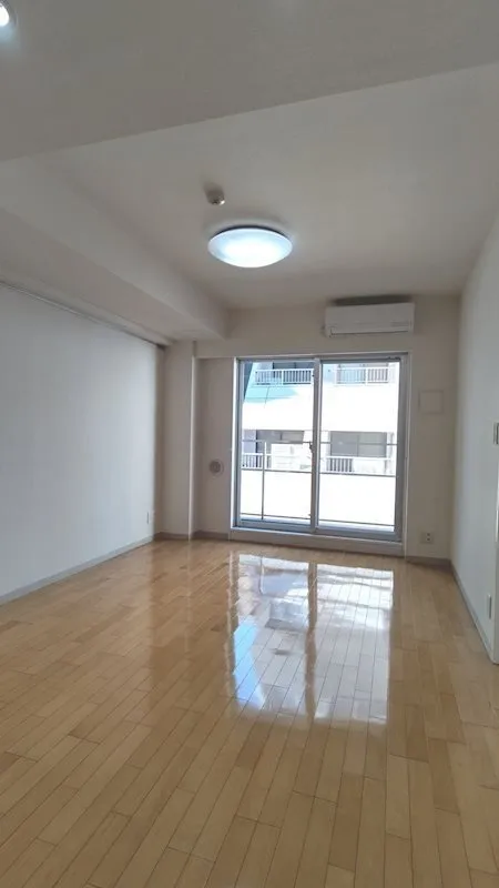 Residia Shinkawa  - Interior - ["Floor", "Flooring", "Ceiling"]