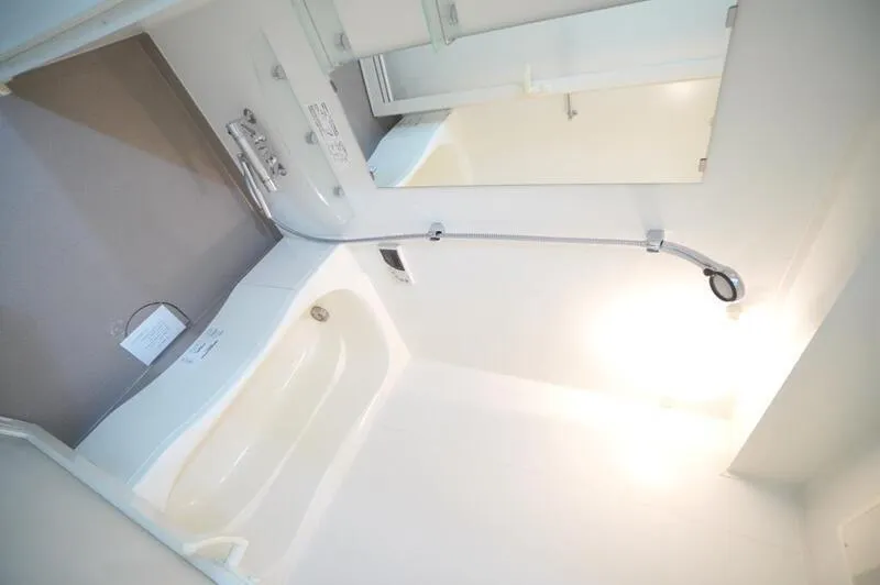Cross Residence Osaka Shinmachi - Interior - ["Bathtub", "Plumbing fixture", "Bathroom"]