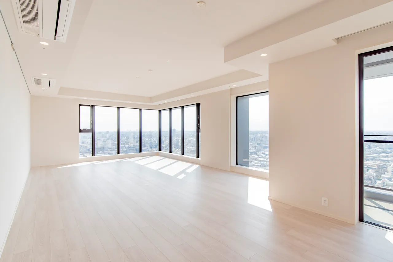 Nakano Station Residence - Interior - ["Building", "Window", "Fixture"]