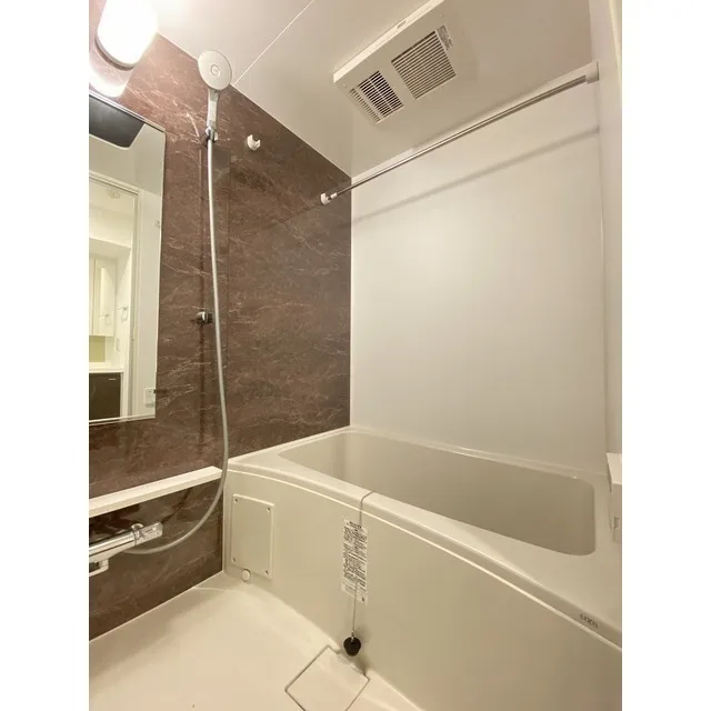 LIBR GRANT Haneda - Interior - ["Building", "Bathroom", "Fixture"]