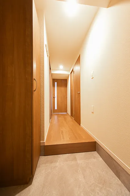 Maison De Takaya - Interior - ["Flooring", "Floor", "Wall"]