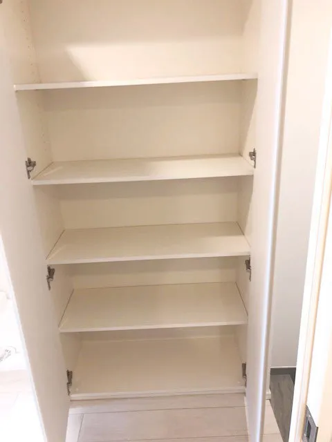 Parknard Fit Minami Aoyama Garden - Interior - ["Shelf", "Furniture", "Shelving"]