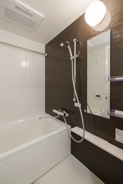 Oase Shinjuku Nishi-Ochiai Residence - Interior - ["Bathtub", "Plumbing fixture", "Shower head"]