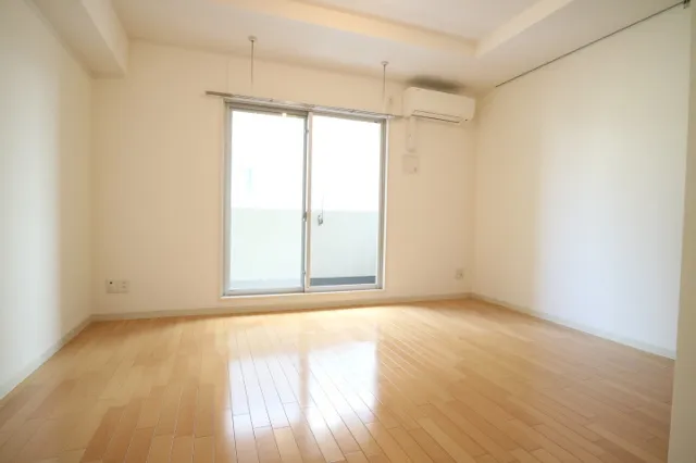Prime Urban Monzennakacho - Interior - ["Building", "Window", "Fixture"]