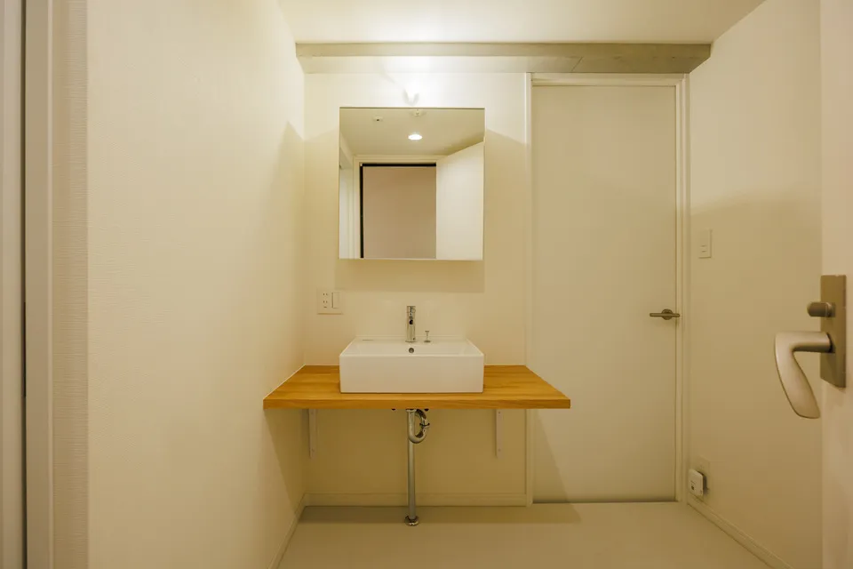 Hmlet Bunkyo Korakuen - Interior - ["Bathroom Sink", "Wall", "Plumbing fixture"]
