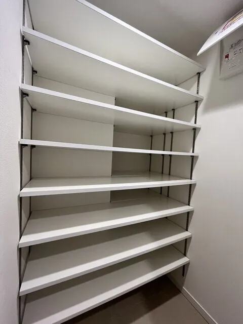Park Tower Kachidoki South Building - Interior - ["Shelf", "Shelving", "Design"]