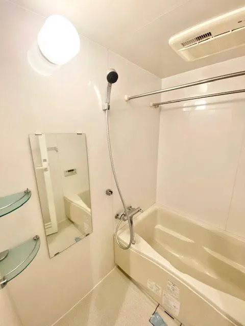 Residia Yoga - Interior - ["Flooring", "Floor", "Plumbing fixture"]