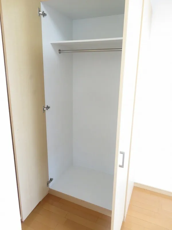 Prime Urban Nishi-Ojima - Interior - ["Wood", "Flooring", "Floor"]