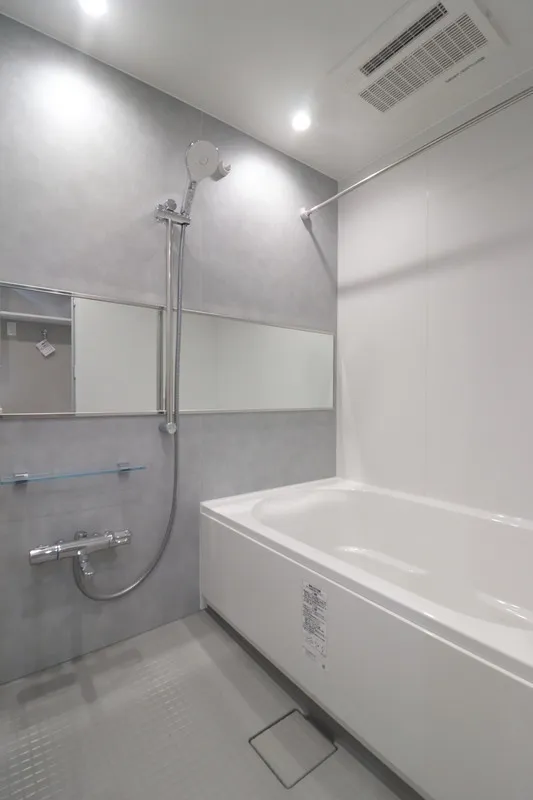 GranDuo Kyodo 15 - Interior - ["Bathroom", "Flooring", "Plumbing fixture"]