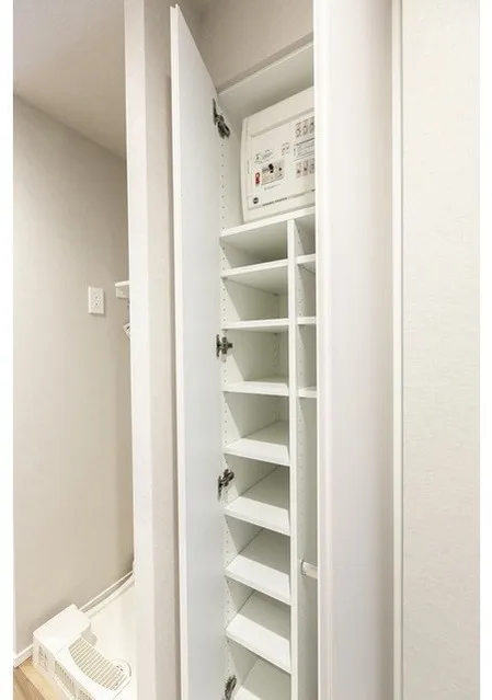 LIBR GRANT Nishi Shinjuku WEST - Interior - ["Shelving", "Shelf", "Cupboard"]