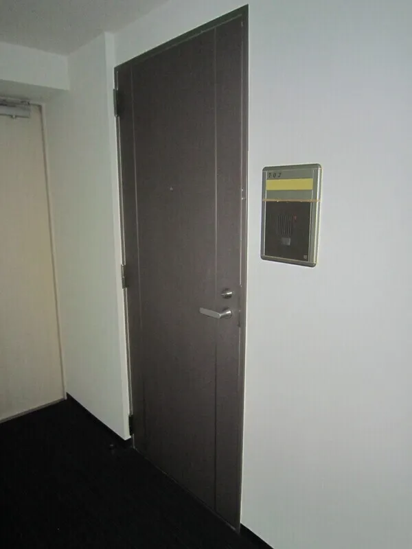Court Hills Takanawa - Interior - ["Door", "Floor", "Door handle"]