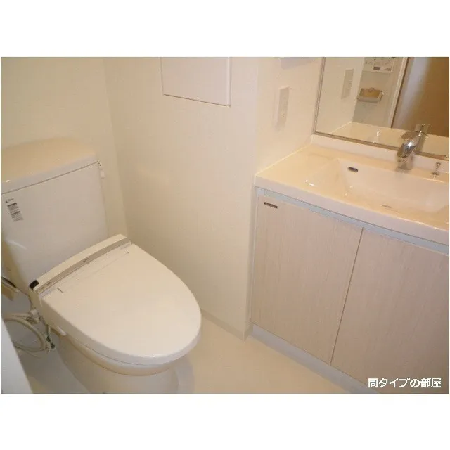 Comforia Asakusabashi - Interior - ["Sink", "Bathroom cabinet", "Cabinetry"]