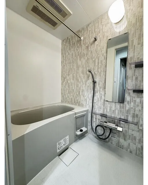Well Square Hatagaya - Interior - ["Plumbing fixture", "Flooring", "Floor"]
