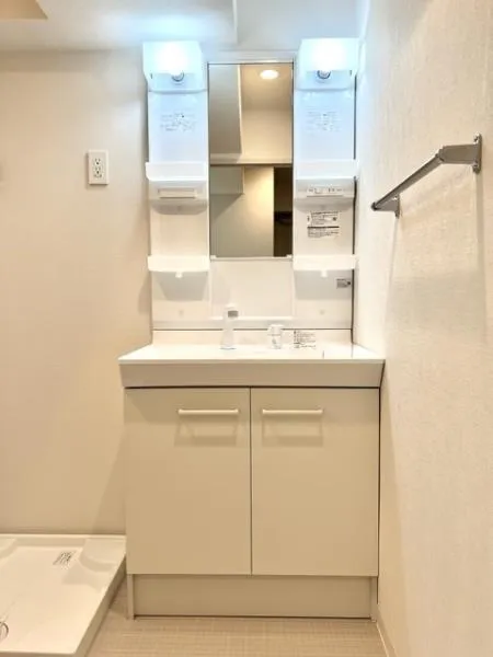 Platts Ryogoku - Interior - ["Plumbing fixture", "Bathroom Sink", "Flooring"]