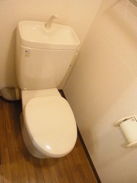 GRACE Omori - Interior - ["Toilet seat", "Toilet", "Bathroom"]