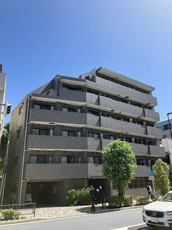 Esty Maison Otsuka - Exterior - ["Parking", "Family car", "Vehicle registration plate"]