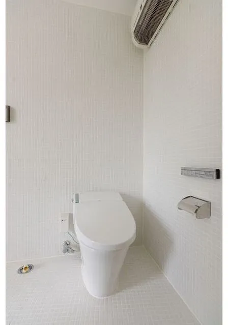 Treform - Interior - ["Property", "Plumbing fixture", "Toilet"]