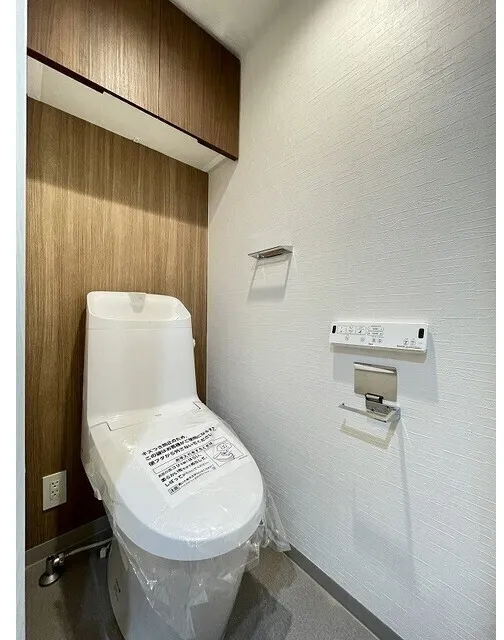 Comfortia Liv Bunkyo Sendagi - Interior - ["Flooring", "Toilet seat", "Plumbing fixture"]