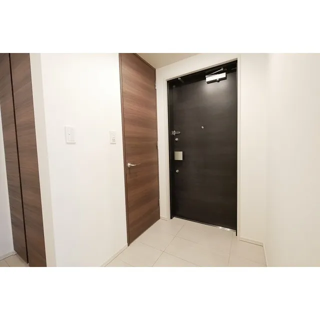 Comforia Shinjuku East Side Tower - Interior - ["Door", "Wood", "Rectangle"]