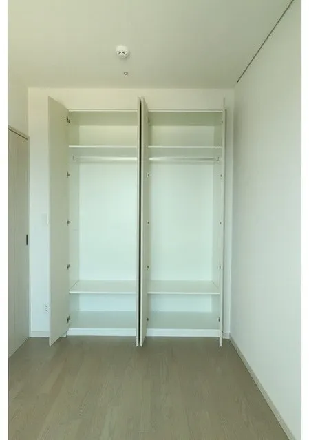 Hulic Narimasu - Interior - ["Fixture", "Rectangle", "Wood"]