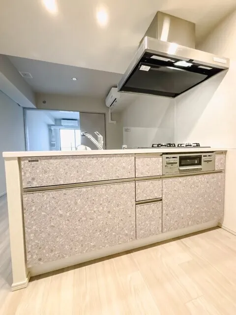 Royal Parks Ariake - Interior - ["Kitchen", "Flooring", "Major appliance"]