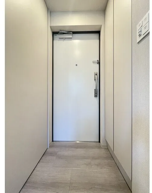 Well Square Yawata-Yama - Interior - ["Flooring", "Floor", "Door"]
