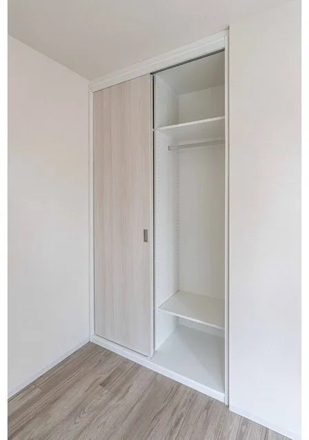 LUMIEC HONCHO EAST - Interior - ["Wood", "Flooring", "Floor"]