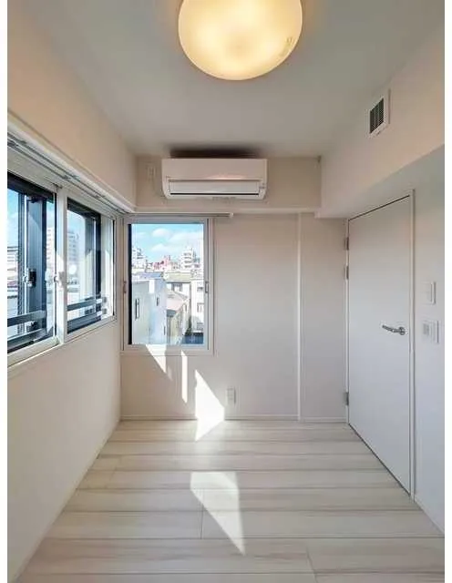 Comforia Liv Hirai MUTIO - Interior - ["Flooring", "Floor", "Interior design"]