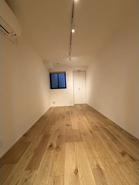 SOLASIAresidenceToritsu University - Interior - ["Window", "Building", "Wood"]