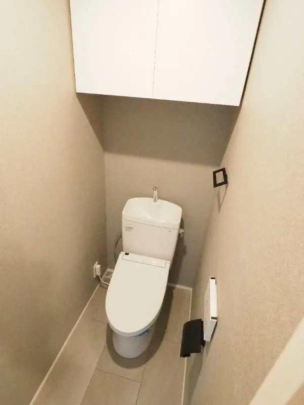Residia Bunkyo Sengoku 2 - Interior - ["Toilet seat", "Toilet", "Plumbing fixture"]