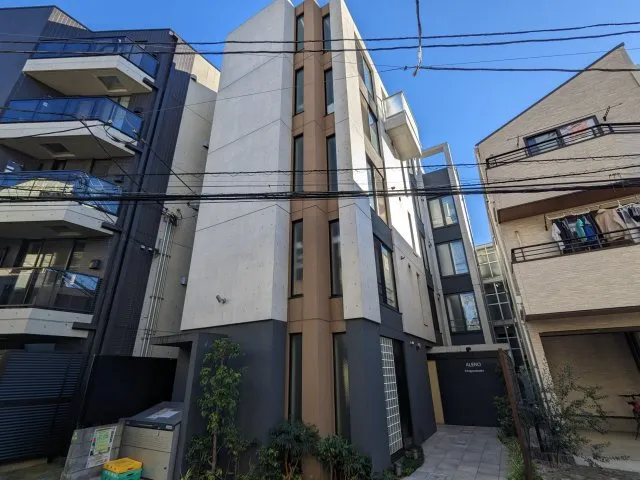 Alero Edogawabashi - Exterior - ["Plant", "Building", "Window"]
