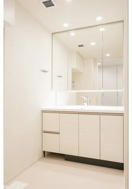 Comforia Higashiueno - Interior - ["Cabinetry", "Tap", "Sink"]