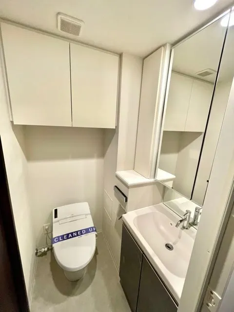 RESIDIA Monzen-Nakacho Place - Interior - ["Plumbing fixture", "Interior design", "Floor"]