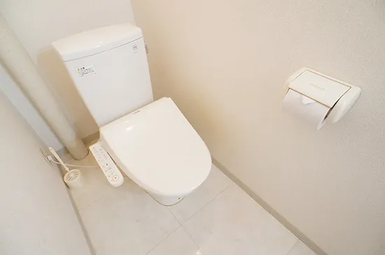 JAPT Gotanda East - Interior - ["Toilet seat", "Toilet", "Room"]