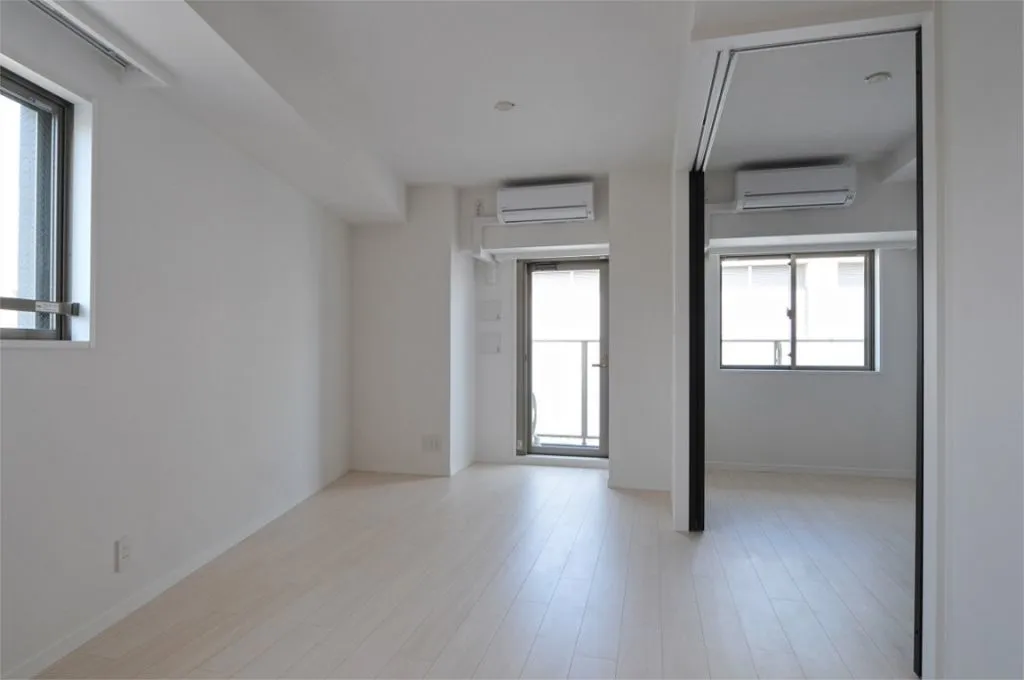 RESIDIA Nihonbashi Bakurocho II - Interior - ["Building", "Window", "Fixture"]