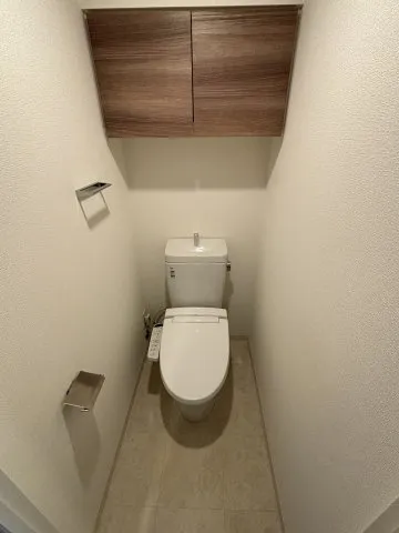 Milia Residence Negishi Yanagi Dori - Interior - ["Toilet seat", "Toilet", "Flooring"]
