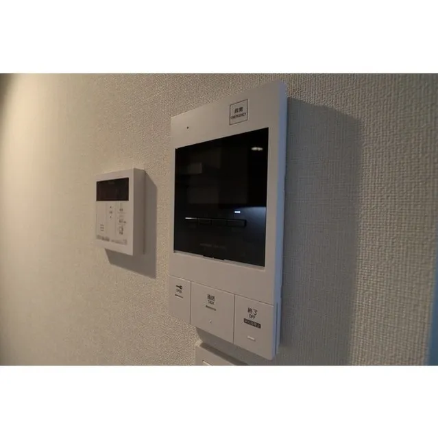 Well Square Ism Komagome - Interior - ["Television", "Rectangle", "House"]