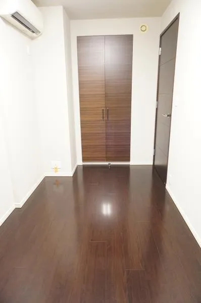 Osaki West City Towers WEST - Interior - ["Brown", "Property", "Building"]