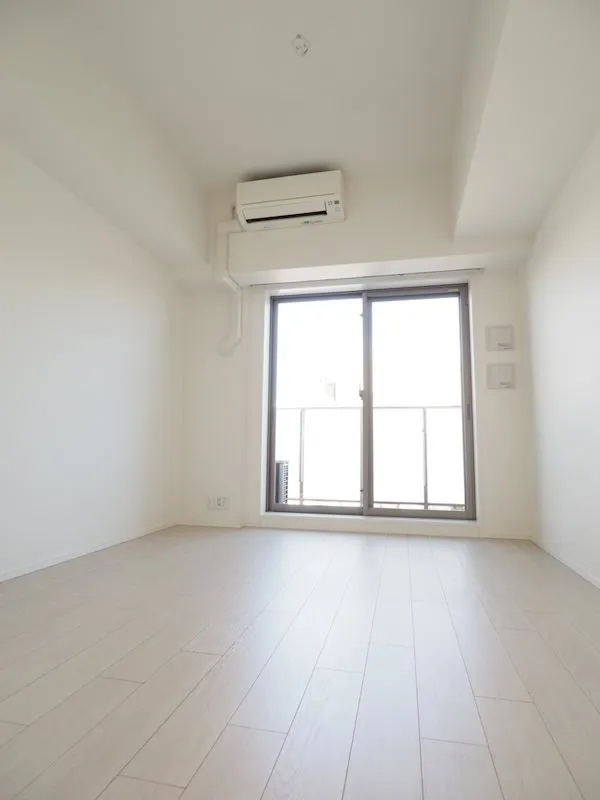 Cross Residence Osaki - Interior - ["Window", "Fixture", "Building"]