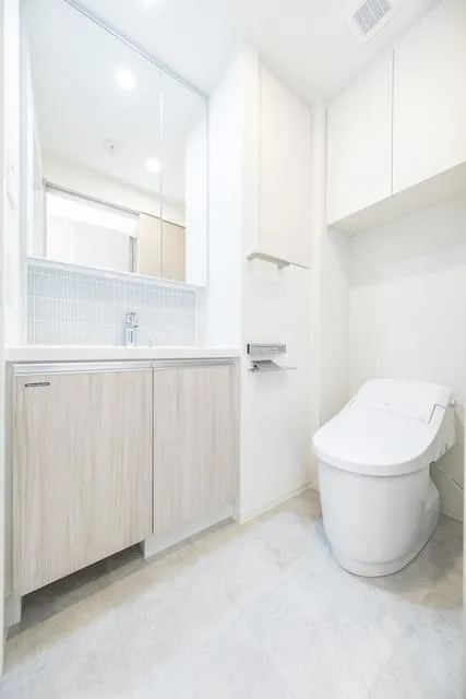 Milia Residence Asakusabashi II - Interior - ["Building", "Cabinetry", "Plumbing fixture"]