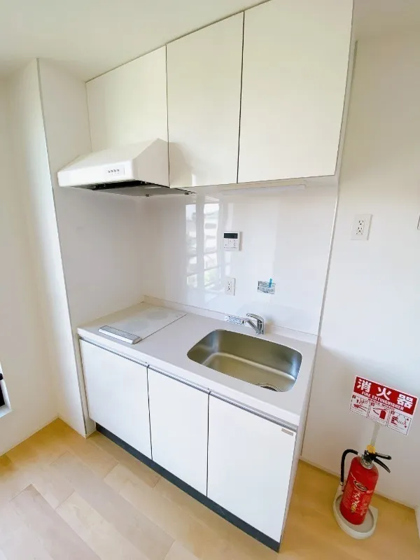 Miraize Nakano Eharacho Residence - Interior - ["Floor", "Plumbing fixture", "Sink"]