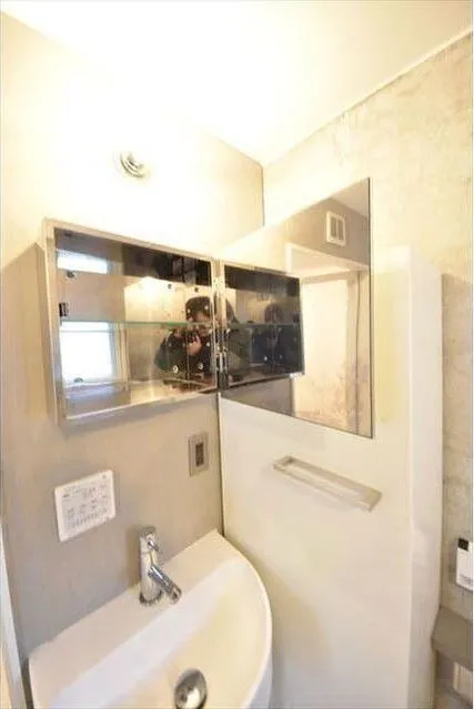 FARE Uehara Noye EAST - Interior - ["Interior design", "Plumbing fixture", "Plumbing"]