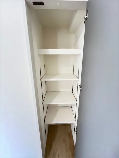 RESIDIA Tower Kami-Ikebukuro (Park Building) - Interior - ["Wood", "Flooring", "Floor"]