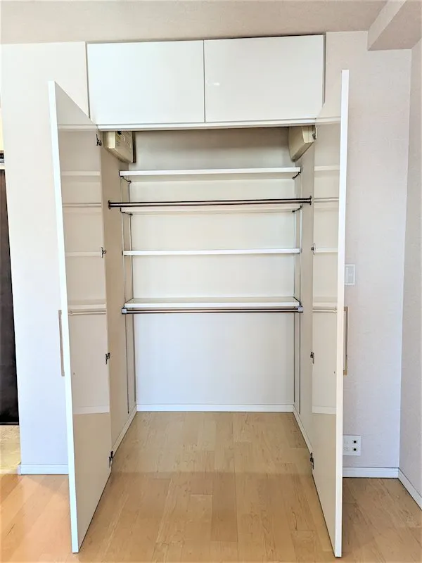 Garden I'Ll Yotsuya - Interior - ["Furniture", "Cabinetry", "Shelf"]