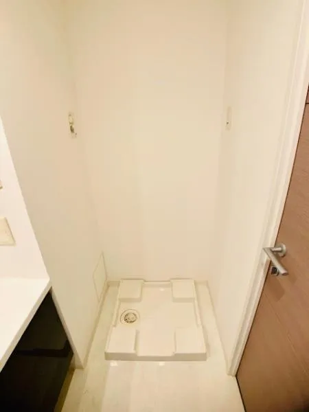 Brillia Ist Sangenjaya Blossom Terrace - Interior - ["Fixture", "Wood", "Flooring"]