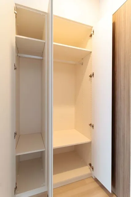 Rumireis Toyosu - Interior - ["Furniture", "Shelf", "Fixture"]